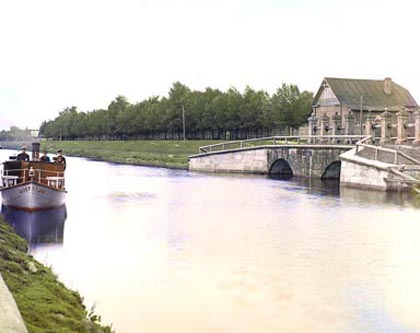 Tow rope bridge